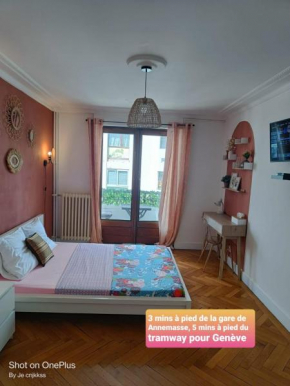 Belle chambre avec balcon privé - 3 mins gare Annemasse - Genève accès direct